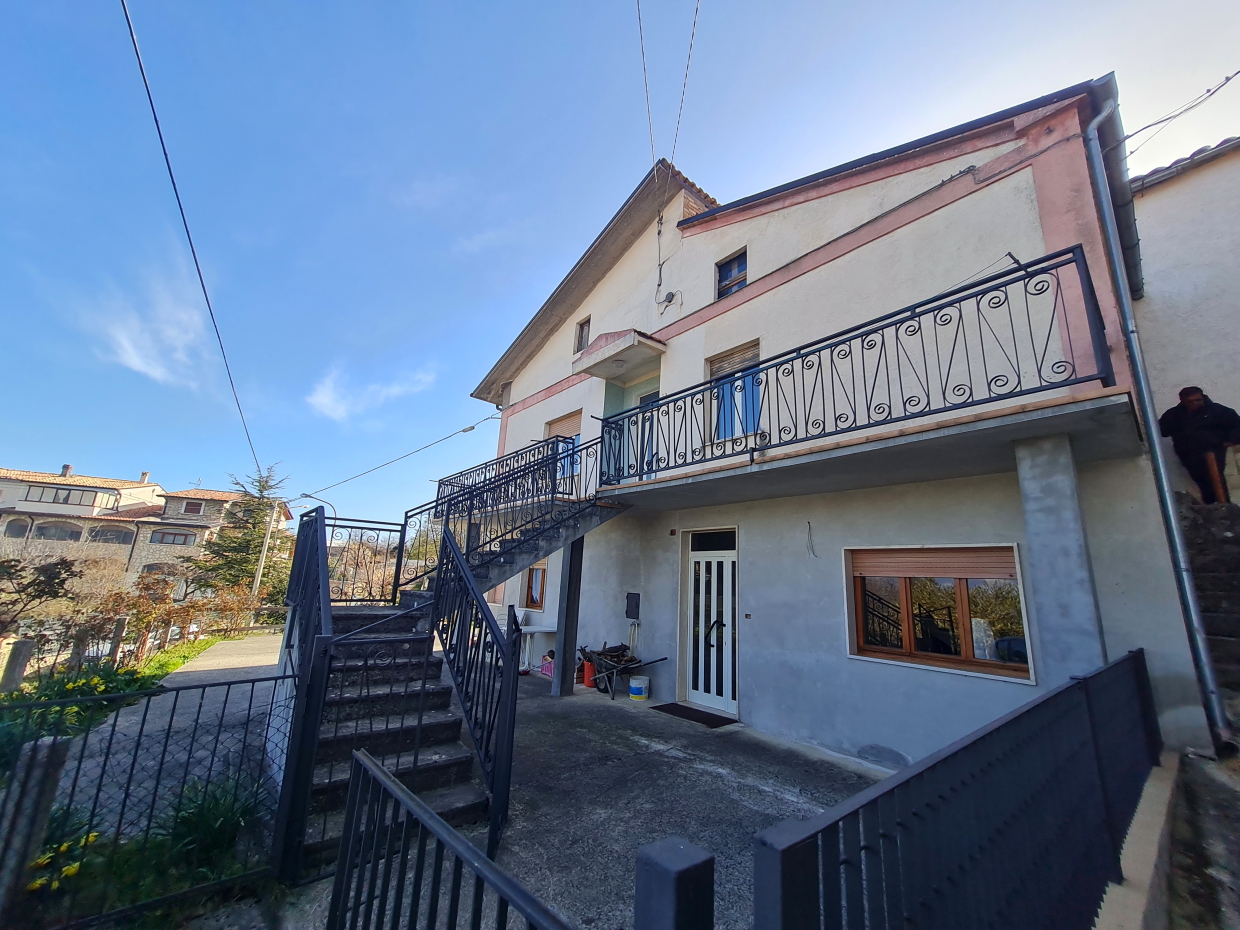 Ref 242 Fantastic apartment in a panoramic location – A Home in Italy