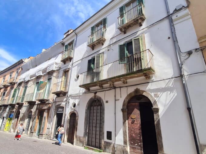 Ref 353 Large apartment to restore in Sulmona